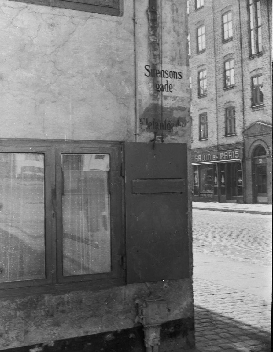 Suensonsgade, skilt