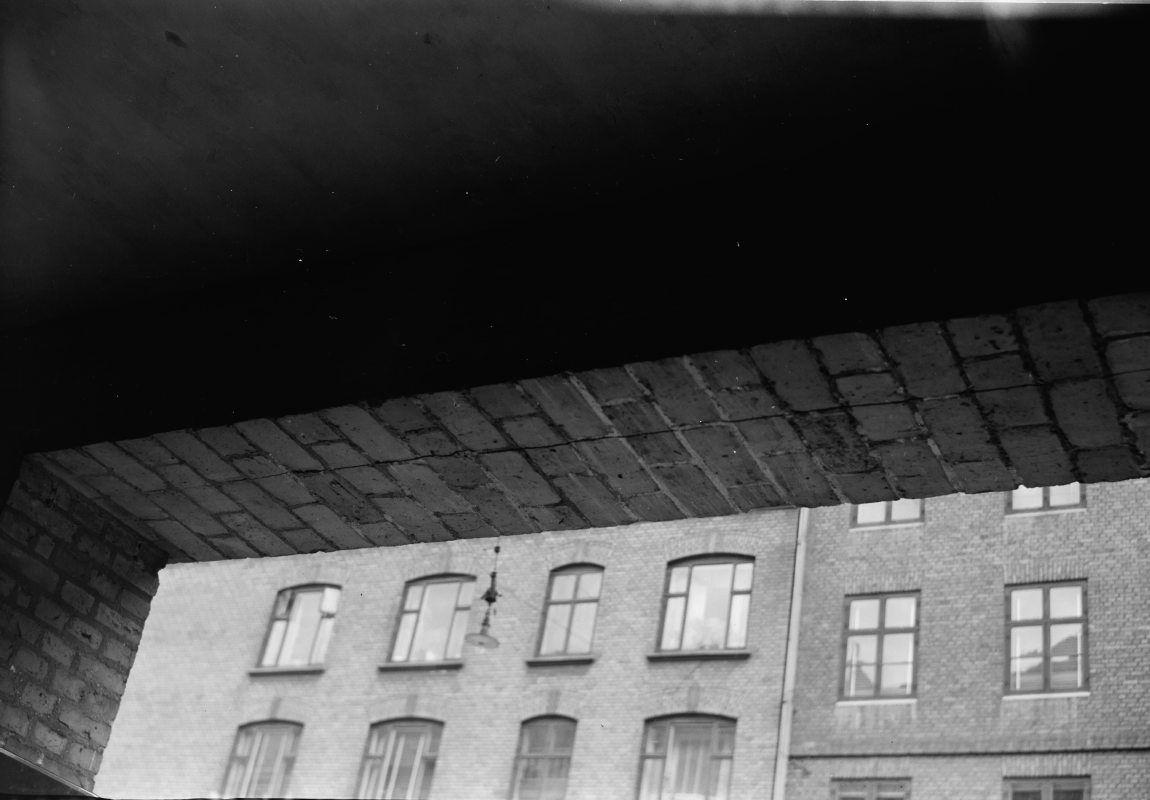 Mimersgade 112, revne i mur