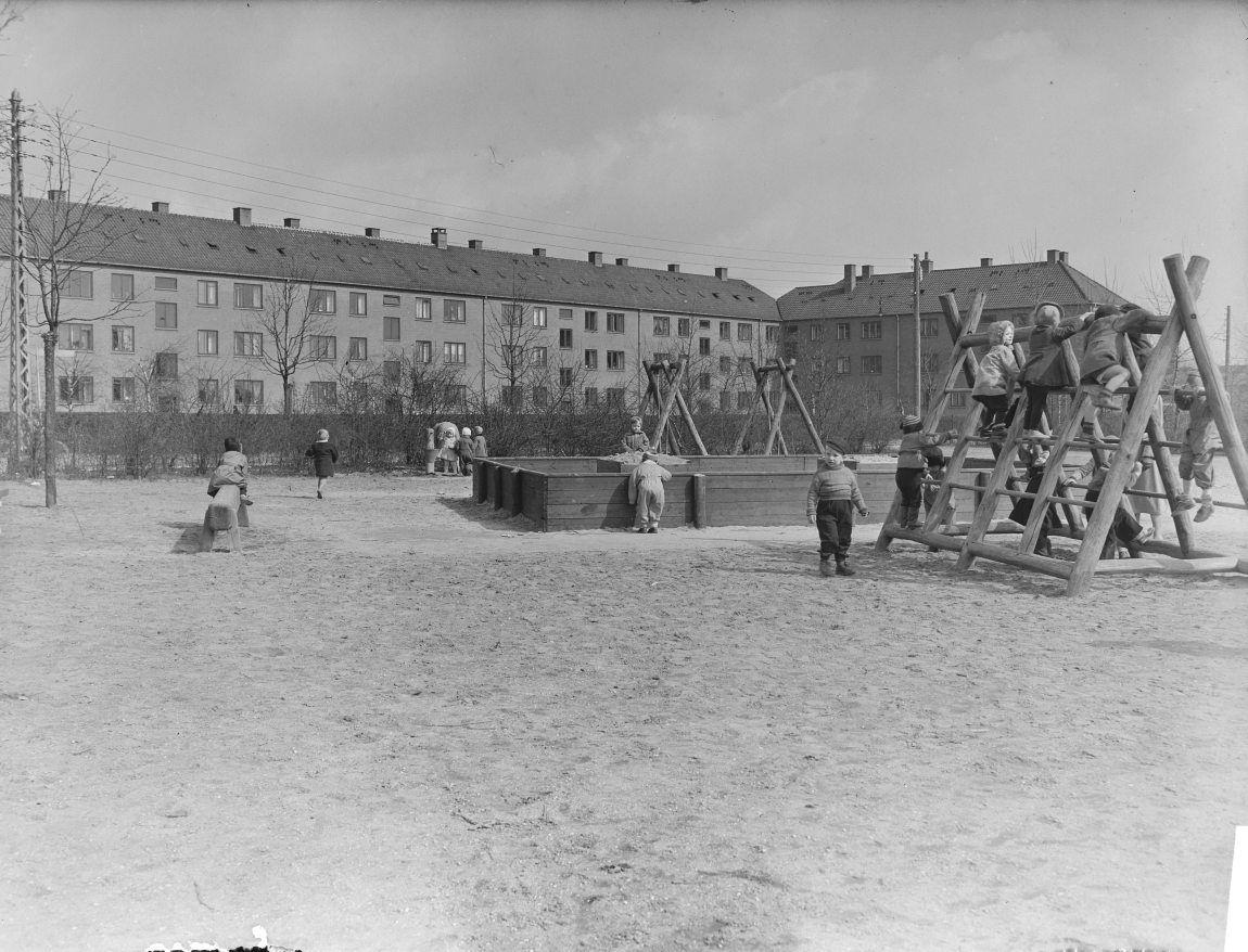 Legeplads ved Vilhelm Thomsens Allé nr. 25-35
