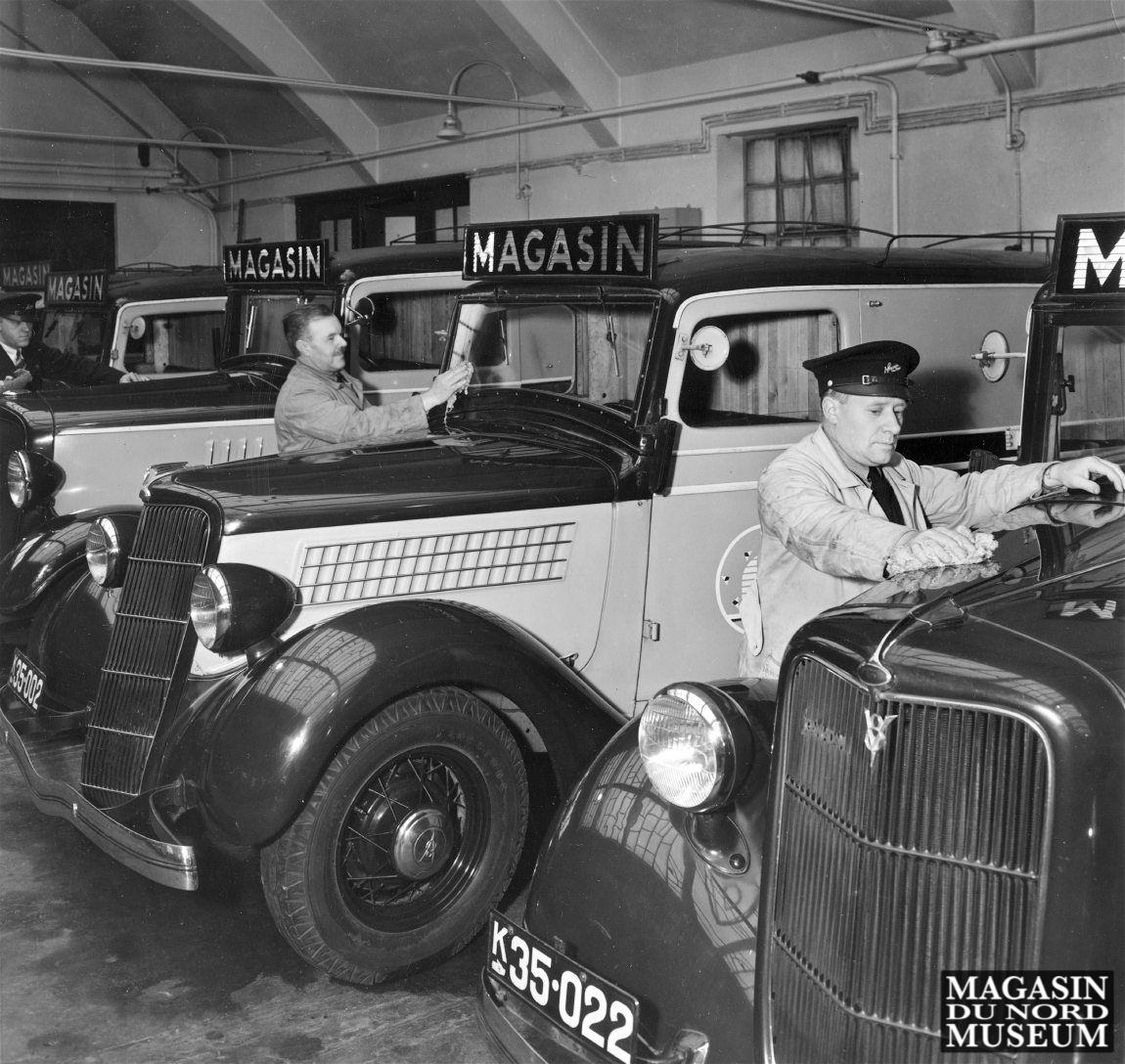 Chauffører vasker Magasin varevogne anno 1935